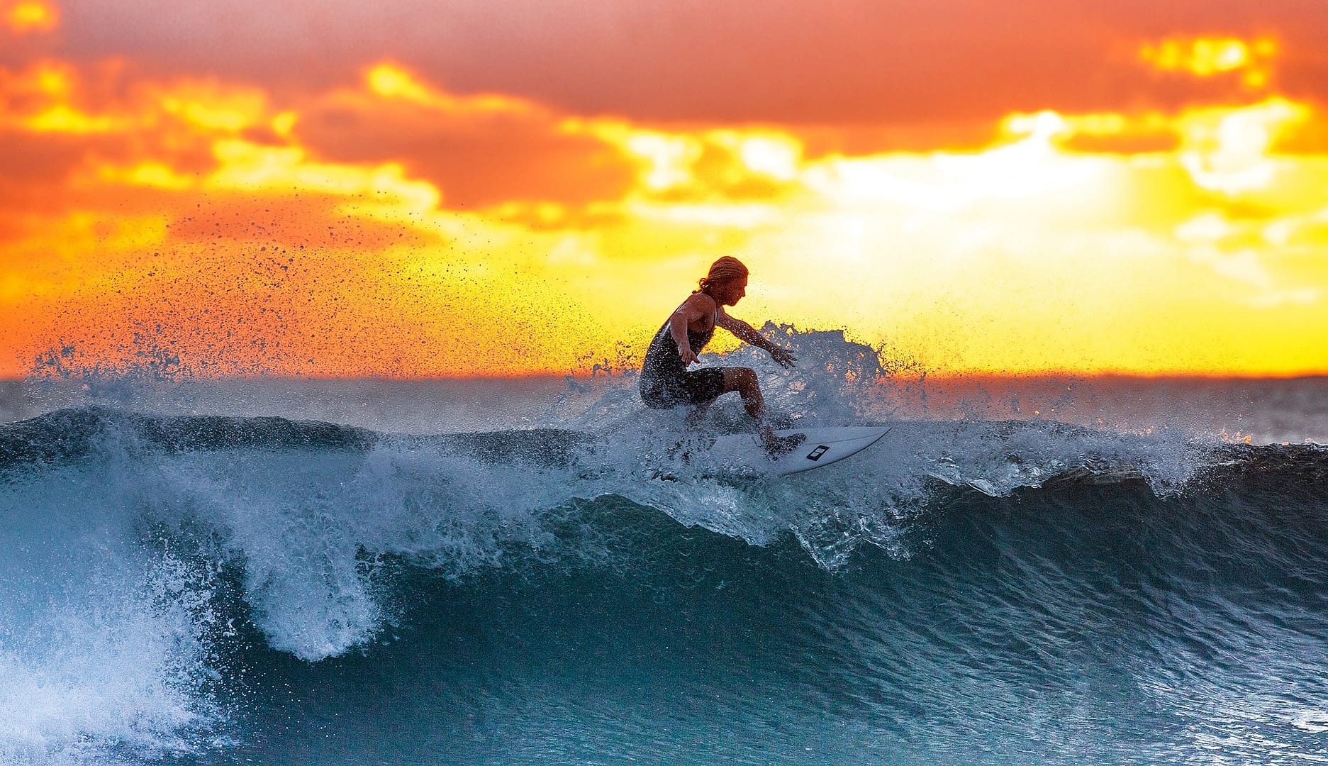 Incredible Surf Photography: 18 Tips